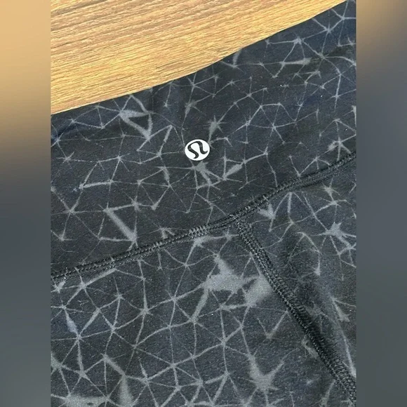 Lululemon Leggings 6 - Picture 4 of 5